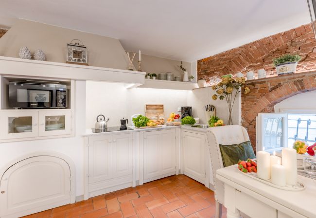 公寓 在 Lucca - A Million Dollar's View: the Lucca Colosseum. Luxury 1 bedroom 1 Bathroom Apartment 公寓 在 Lucca - A Million Dollar's View: the Lucca Colosseum. Luxury 1 bedroom 1 Bathroom Apartment