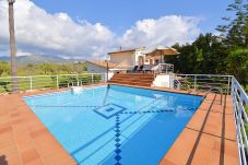庄园 在 Campanet - Can Nina 198 tradicional finca con piscina privada, terraza, barbacoa y WiFi