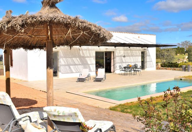  在 Sineu - Son Alcaines Petit 249 acogedora finca con piscina privada, terraza, barbacoa y WiFi