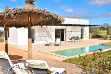 庄园 在 Sineu - Son Alcaines Petit 249 acogedora finca con piscina privada, terraza, barbacoa y WiFi