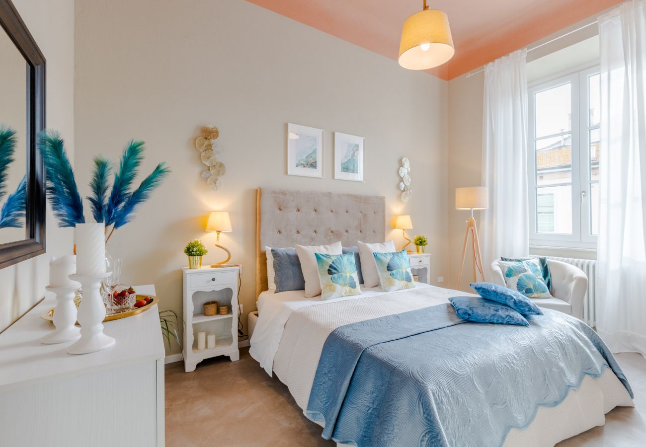 公寓 在 Lucca - Casa Gina, a modern charming urban retreat with free parking by the train station and the Walls of Lucca 公寓 在 Lucca - Casa Gina, a modern charming urban retreat with free parking by the train station and the Walls of Lucca