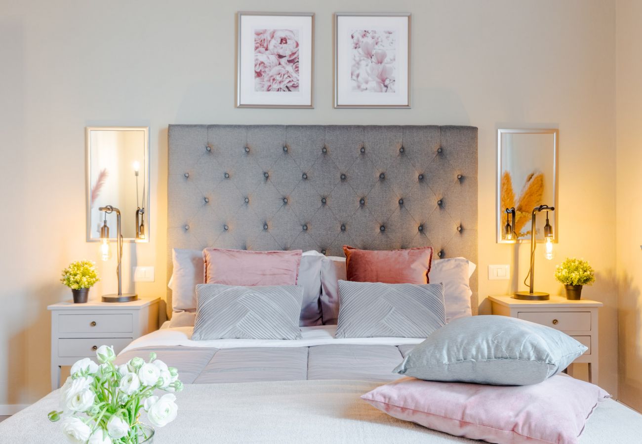 公寓 在 Lucca - Casa Gina, a modern charming urban retreat with free parking by the train station and the Walls of Lucca 公寓 在 Lucca - Casa Gina, a modern charming urban retreat with free parking by the train station and the Walls of Lucca