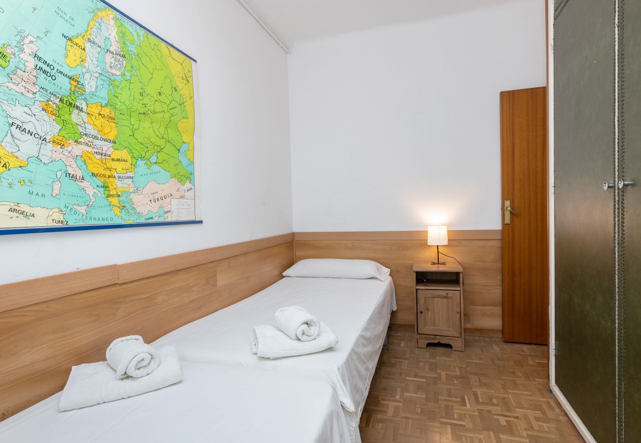 公寓 在 Barcelona - ATIC, PRIVATE TERRACE, 2 BEDROOMS 公寓 在 Barcelona - ATIC, PRIVATE TERRACE, 2 BEDROOMS