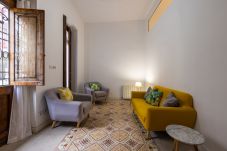 Townhouse 在 Valencia / València - The Traditional House in El Cabanyal by Florit Flats