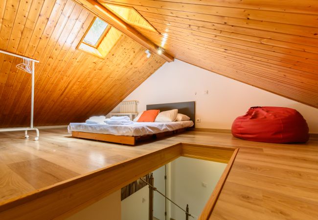 小屋 在 Madrid - Chalet Ciudad Lineal 3HH M (MIS57) 小屋 在 Madrid - Chalet Ciudad Lineal 3HH M (MIS57)