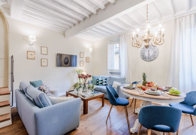  在 Lucca - 3 bedrooms Apartment by the Lucca Cathedral