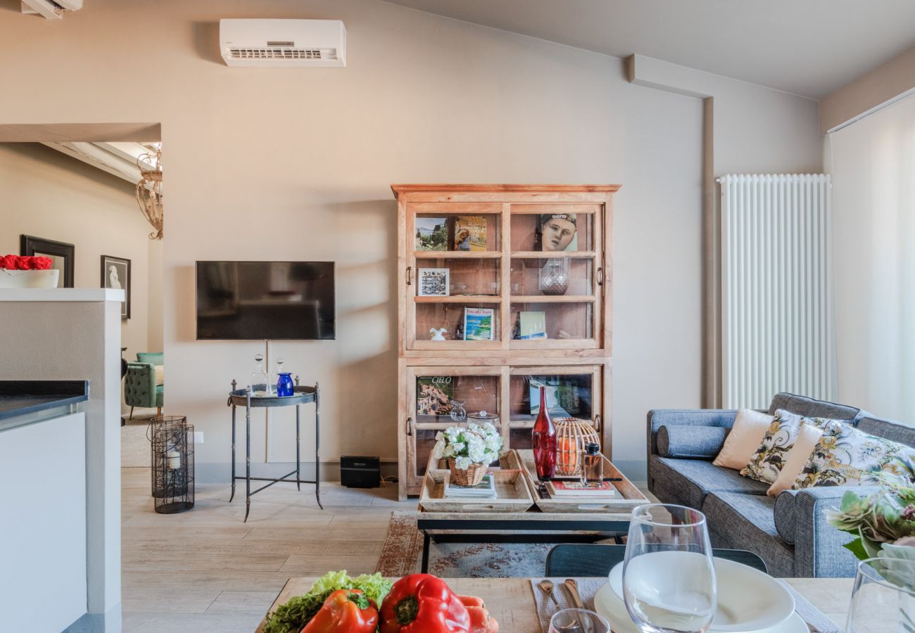公寓 在 Lucca - Casa Marta, Luxury 2 Bedrooms Apartment with Terrace Inside the Walls of Lucca 公寓 在 Lucca - Casa Marta, Luxury 2 Bedrooms Apartment with Terrace Inside the Walls of Lucca