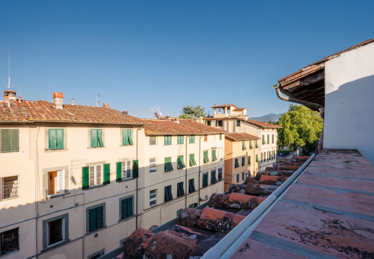 公寓 在 Lucca - Casa Marta, Luxury 2 Bedrooms Apartment with Terrace Inside the Walls of Lucca 公寓 在 Lucca - Casa Marta, Luxury 2 Bedrooms Apartment with Terrace Inside the Walls of Lucca