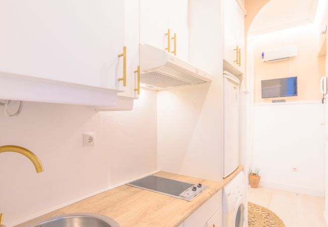 公寓 在 Madrid - Atractivo apartamento de un dormitorio con patio interior junto al Intercambiador de Avenida América Temporal 公寓 在 Madrid - Atractivo apartamento de un dormitorio con patio interior junto al Intercambiador de Avenida América Temporal