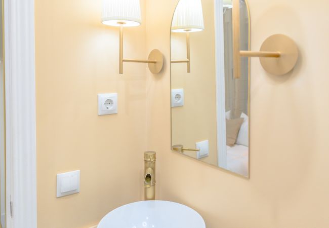 公寓 在 Madrid - Atractivo apartamento de un dormitorio con patio interior junto al Intercambiador de Avenida América Temporal 公寓 在 Madrid - Atractivo apartamento de un dormitorio con patio interior junto al Intercambiador de Avenida América Temporal