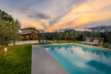 别墅 在 Lucca - Villa Amore, a Romantic Hilltop Farmhouse in Lucca