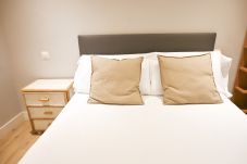 公寓 在 Madrid - Céntrica y amplia vivienda de 4 dormitorios en La Latina