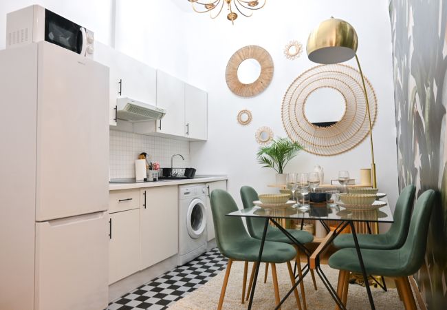  在 Madrid - Vive la vida madrileña! Acogedora vivienda de 2 dormitorios a solo unos minutos de Puerta del Sol en Madrid