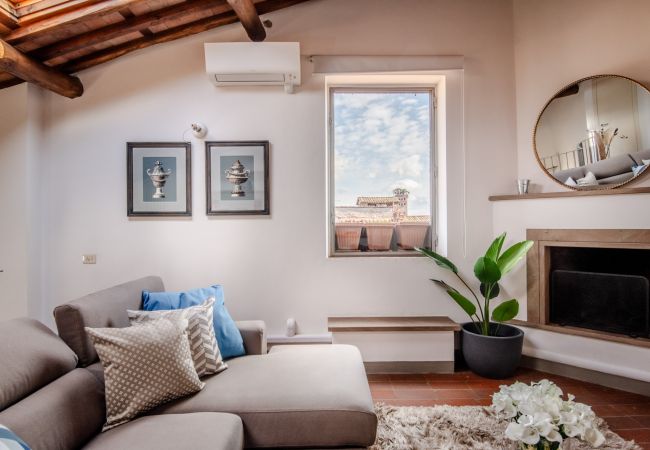 公寓 在 Lucca - Modern Panoramic Penthouse with Elevator inside the Walls of Lucca 公寓 在 Lucca - Modern Panoramic Penthouse with Elevator inside the Walls of Lucca