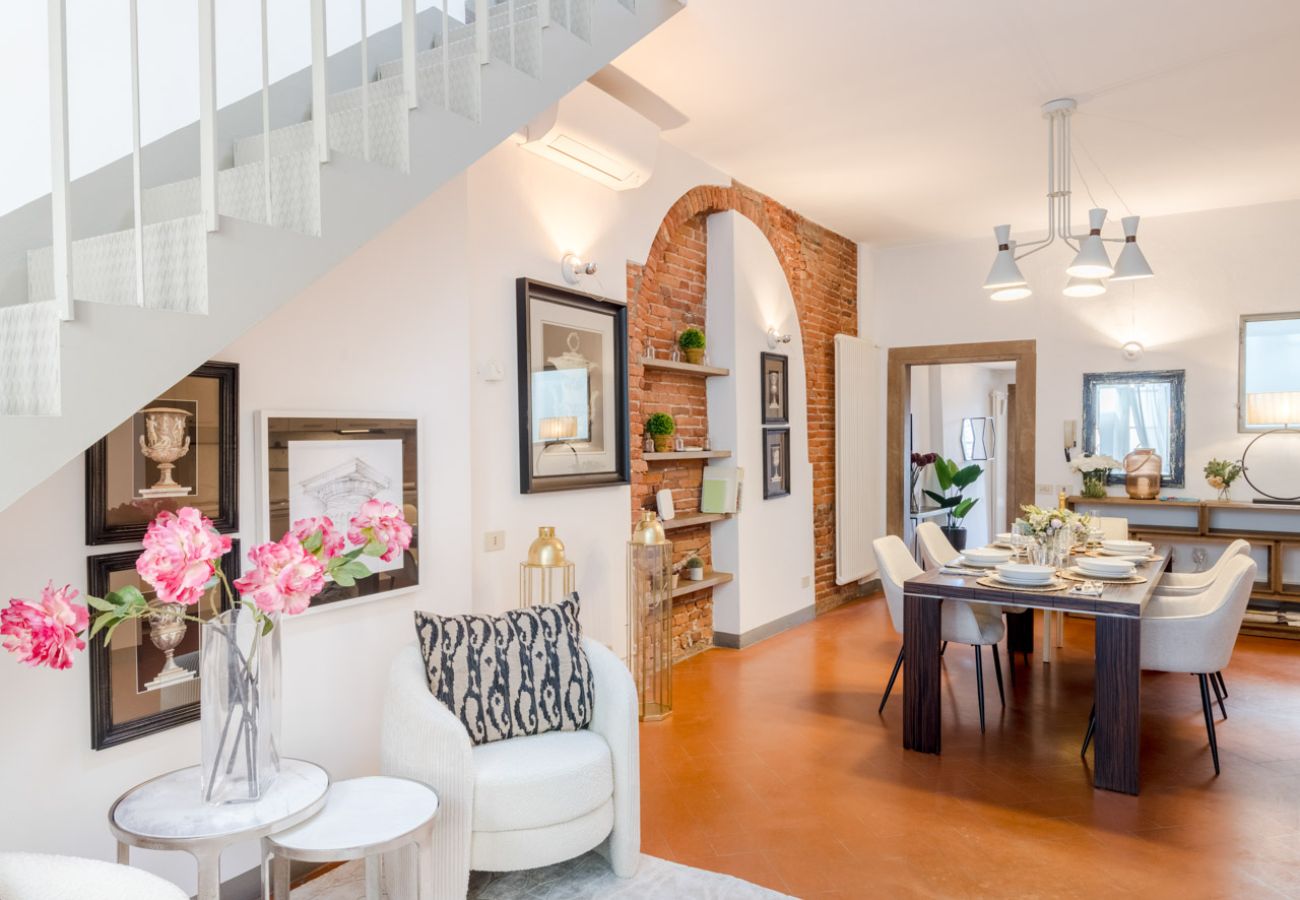 公寓 在 Lucca - Modern Panoramic Penthouse with Elevator inside the Walls of Lucca 公寓 在 Lucca - Modern Panoramic Penthouse with Elevator inside the Walls of Lucca