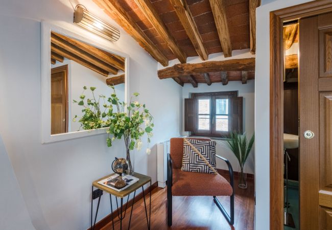 公寓 在 Lucca - Dorina Penthouse 2 bedrooms 2 bathrooms inside the Lucca Walls 公寓 在 Lucca - Dorina Penthouse 2 bedrooms 2 bathrooms inside the Lucca Walls