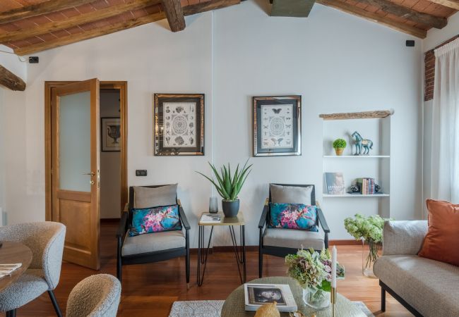 公寓 在 Lucca - Dorina Penthouse 2 bedrooms 2 bathrooms inside the Lucca Walls 公寓 在 Lucca - Dorina Penthouse 2 bedrooms 2 bathrooms inside the Lucca Walls
