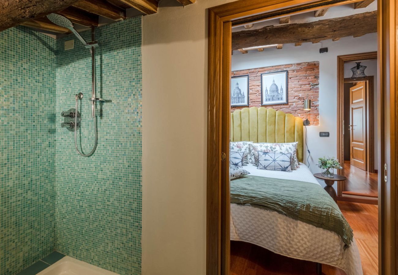 公寓 在 Lucca - Dorina Penthouse 2 bedrooms 2 bathrooms inside the Lucca Walls 公寓 在 Lucca - Dorina Penthouse 2 bedrooms 2 bathrooms inside the Lucca Walls