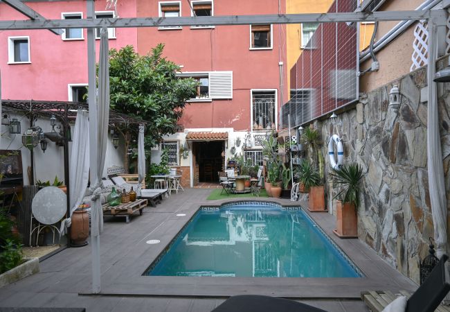  在 Madrid - Coqueto estudio con piscina en Ciudad Lineal 