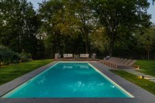别墅 在 Orentano - Villa del Nonno, Luxury Tuscan Farmhouse with Private Pool close to Lucca, Pisa and Florence
