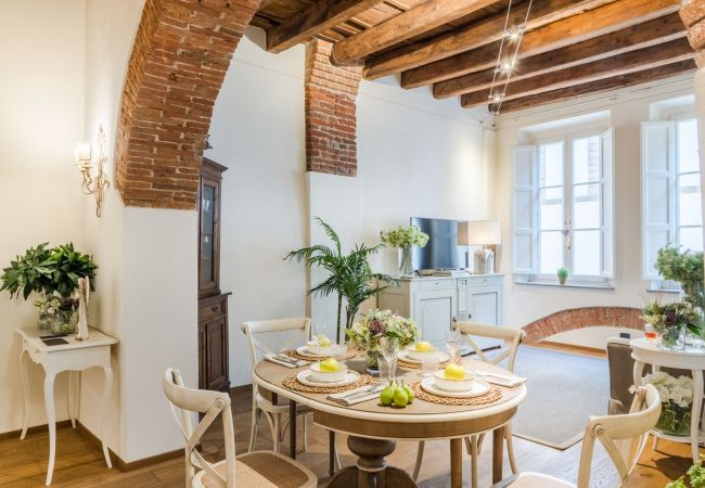 公寓 在 Lucca - Smart 2 Bedrooms Apartment close to Bus Terminal 公寓 在 Lucca - Smart 2 Bedrooms Apartment close to Bus Terminal
