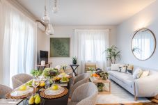 公寓 在 Lucca - The City Terrace Apartment: smart 2 bedrooms in Lucca