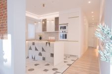 公寓 在 Madrid - Escápate al Encanto Urbano: Piso con Balcón y Espacios Modernos