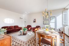 公寓 在 Lucca - Spacious Apartment Overlooking the Canal in Lucca – 3 Bedrooms, 2 Bathrooms