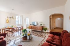 公寓 在 Lucca - Spacious Apartment Overlooking the Canal in Lucca – 3 Bedrooms, 2 Bathrooms