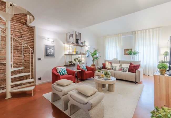 公寓 在 Lucca - Smart Penthouse with Views over Amphiteatre Square 公寓 在 Lucca - Smart Penthouse with Views over Amphiteatre Square