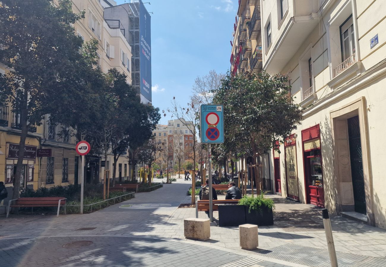 公寓 在 Madrid - Dúplex con encanto en Chamberí : Comodidad y diseño en dos niveles .Temporal  公寓 在 Madrid - Dúplex con encanto en Chamberí : Comodidad y diseño en dos niveles .Temporal