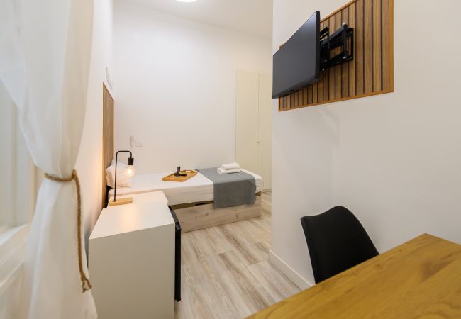 房间出租 在 Madrid - Singapur: habitación con comodidad y zonas compartidas Gran Vía-Madrid.Temporal 房间出租 在 Madrid - Singapur: habitación con comodidad y zonas compartidas Gran Vía-Madrid.Temporal