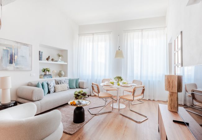  在 Lucca - Luxury 2 Bedrooms 2 Bathrooms Penthouse, Elevator