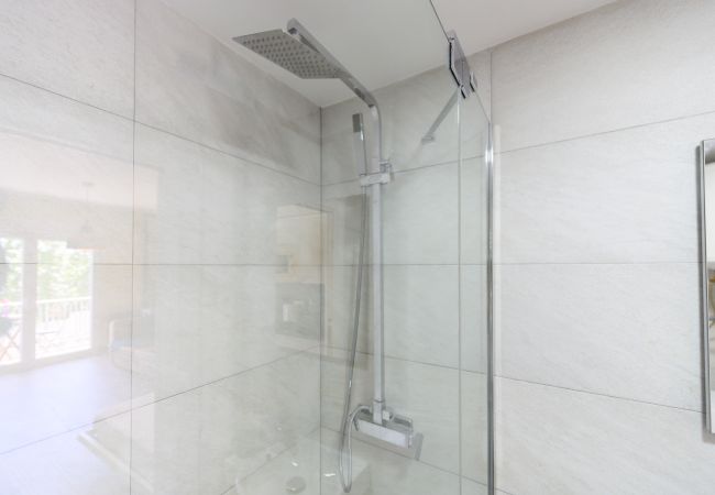 工作室 在 Madrid - Estudio con balcón – Todo lo que necesitas para una estancia perfecta en Madrid. Temporal 工作室 在 Madrid - Estudio con balcón – Todo lo que necesitas para una estancia perfecta en Madrid. Temporal