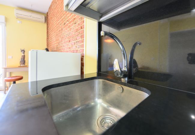 工作室 在 Madrid - Estudio con balcón – Todo lo que necesitas para una estancia perfecta en Madrid. Temporal 工作室 在 Madrid - Estudio con balcón – Todo lo que necesitas para una estancia perfecta en Madrid. Temporal