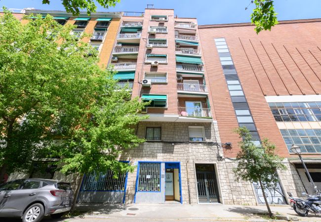 工作室 在 Madrid - Estudio con balcón – Todo lo que necesitas para una estancia perfecta en Madrid. Temporal 工作室 在 Madrid - Estudio con balcón – Todo lo que necesitas para una estancia perfecta en Madrid. Temporal