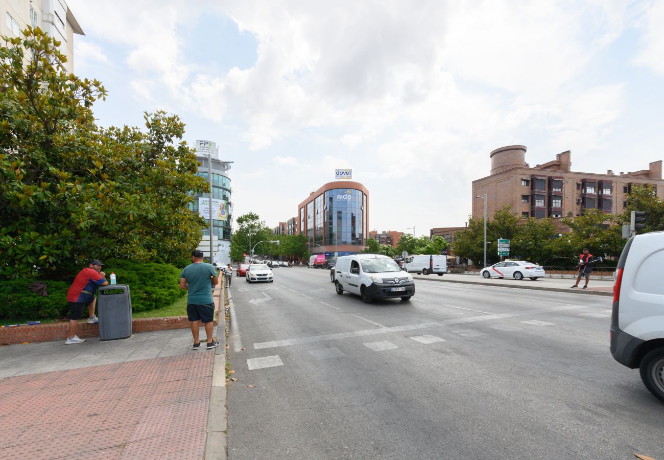 公寓 在 Madrid - Piso moderno de 1 dormitorio con ventanales y sofá cama para invitados en Madrid.Temporal  公寓 在 Madrid - Piso moderno de 1 dormitorio con ventanales y sofá cama para invitados en Madrid.Temporal