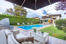 别墅 在 Marina di Pietrasanta - Modern Villa with Pool in Tonfano Marina di Pietrasanta