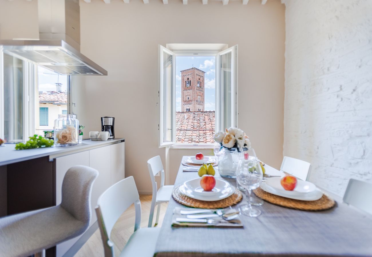 公寓 在 Lucca - The White Lotus Penthouse, Modern Flat with Elevator 公寓 在 Lucca - The White Lotus Penthouse, Modern Flat with Elevator