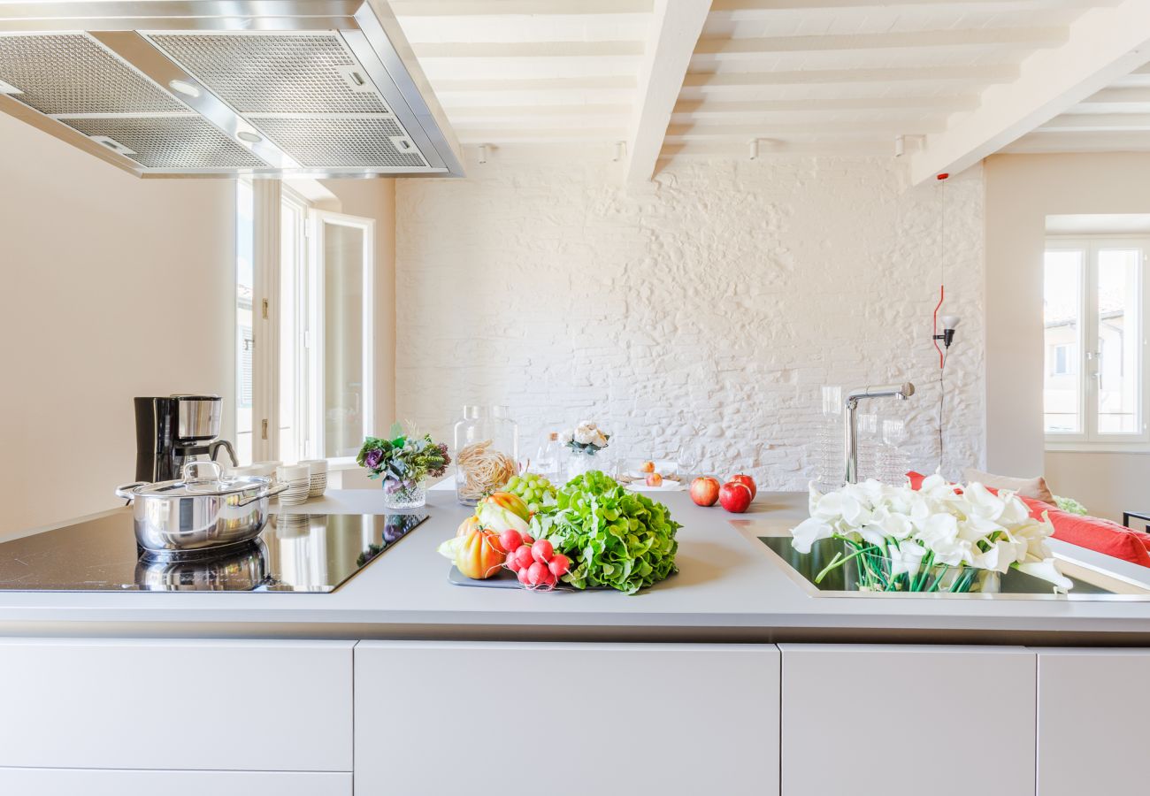 公寓 在 Lucca - The White Lotus Penthouse, Modern Flat with Elevator 公寓 在 Lucca - The White Lotus Penthouse, Modern Flat with Elevator