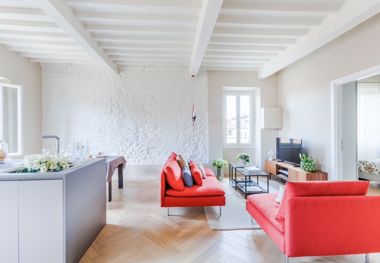 公寓 在 Lucca - The White Lotus Penthouse, Modern Flat with Elevator 公寓 在 Lucca - The White Lotus Penthouse, Modern Flat with Elevator