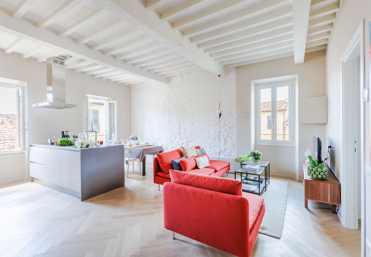 公寓 在 Lucca - The White Lotus Penthouse, Modern Flat with Elevator 公寓 在 Lucca - The White Lotus Penthouse, Modern Flat with Elevator