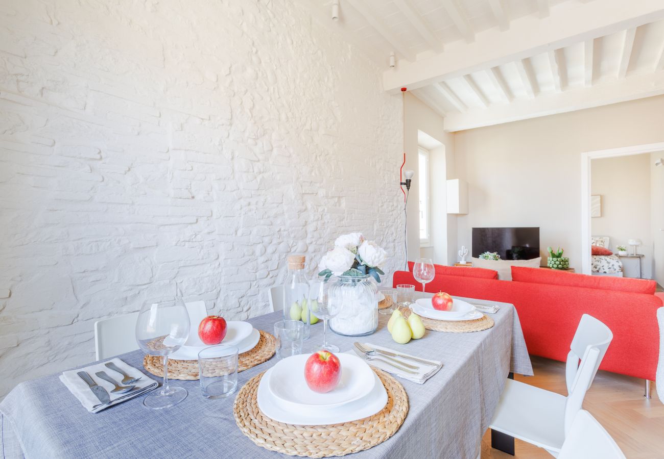 公寓 在 Lucca - The White Lotus Penthouse, Modern Flat with Elevator 公寓 在 Lucca - The White Lotus Penthouse, Modern Flat with Elevator