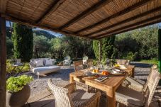 别墅 在 San Lorenzo di Moriano - Cosy 3 Bedroom Farmhouse on the Hills of Lucca